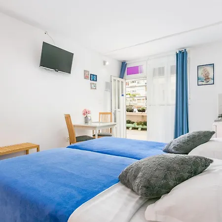 With Parking Space - 14051 Apartman