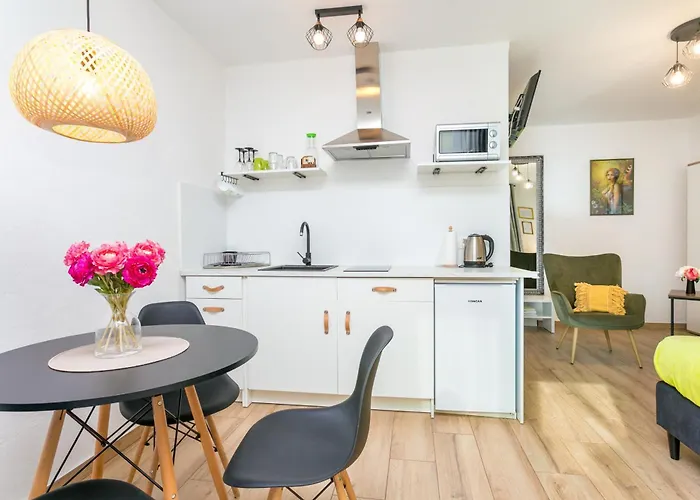 Apartment With Parking Space - 14051 *