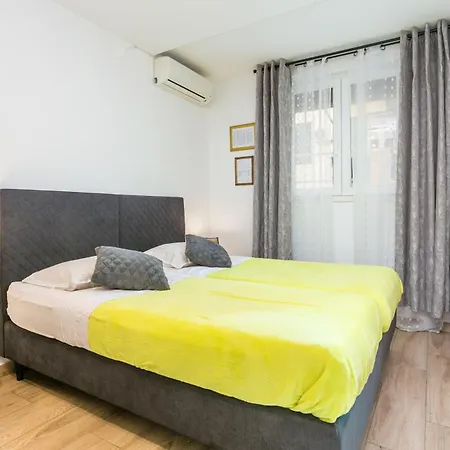 Apartment With Parking Space - 14051